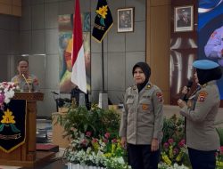 Kapolda Sumbar Beri Penghargaan Jabatan kepada Dua Polwan dalam Syukuran HUT Polwan ke-77