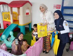 PT KAI Divre II Sumbar Bangkitkan Semangat Kepahlawanan Lewat Upacara dan Sapa Pelanggan