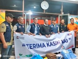 Respons Cepat KAI Divre II Sumbar Salurkan Bantuan Tahap Pertama untuk Korban Banjir