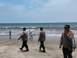 Selama Libur Idulfitri 1447 H, Personel Polsek Pasaman Berikan Imbauan Kamtibmas di Objek Wisata Pantai Sasak